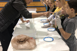 Volunteers engage Kenai students in oil spill lessons